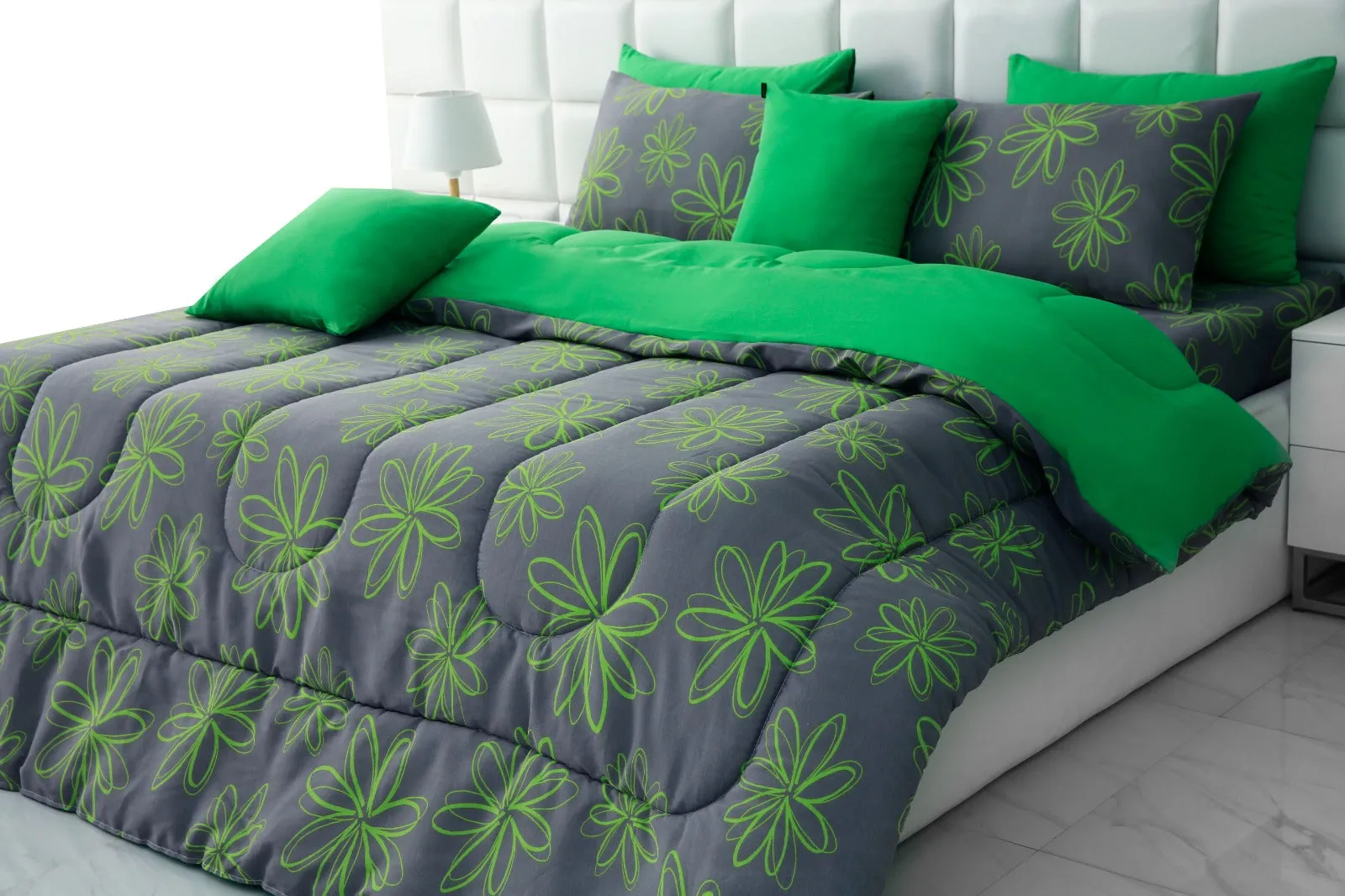 8 PCs Winter Comforter Set-Carnation