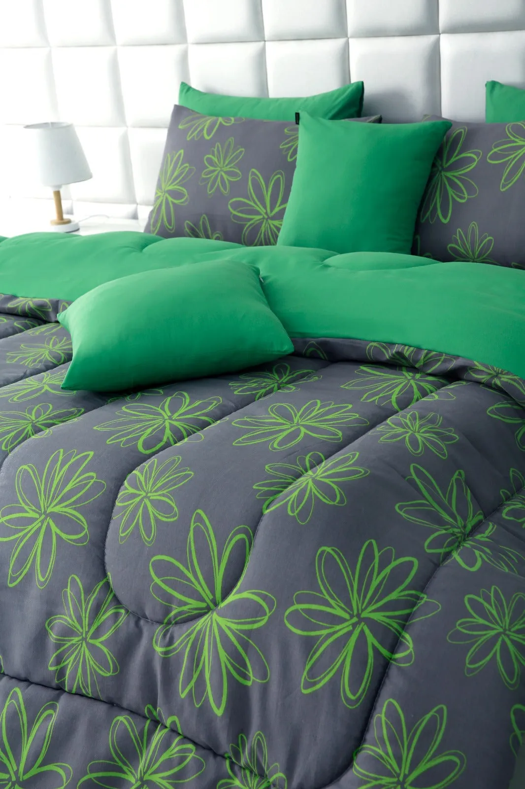 8 PCs Winter Comforter Set-Carnation