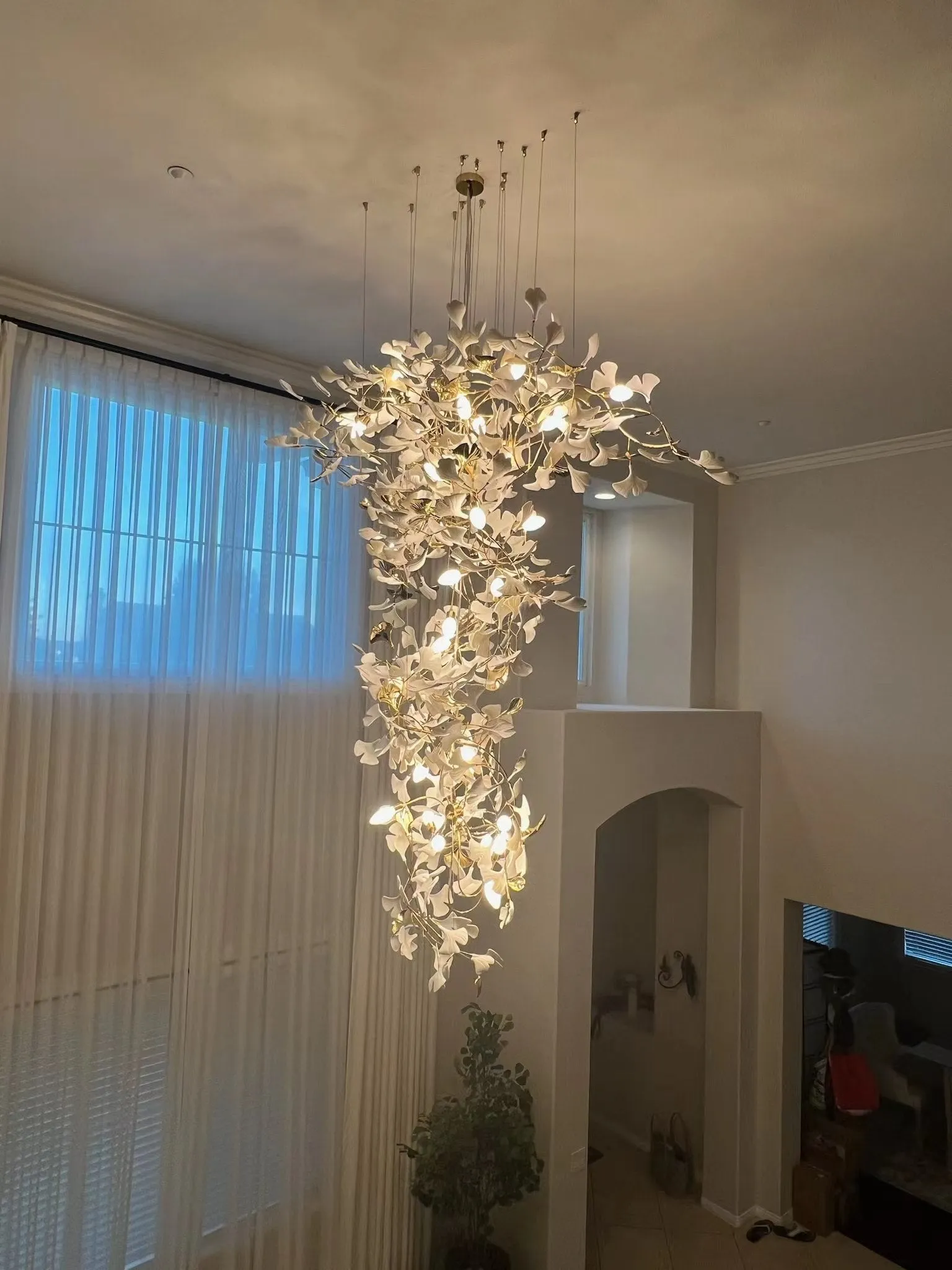 Ceramics Ginkgo Leaves Twig Chandelier Tree Branch Shaped Pendant Light For High Ceiling Living Room Hotel Hall