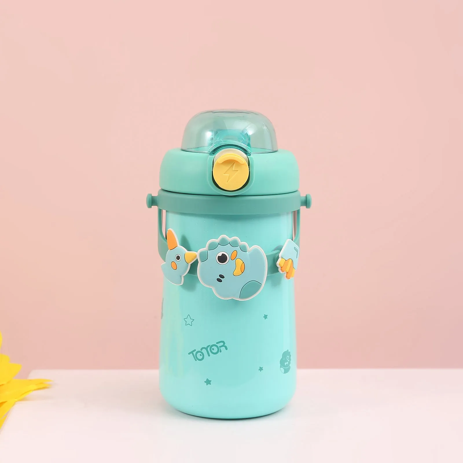 Colorful Bottle For Kids With An Exquisite Look For Stylish Trends.