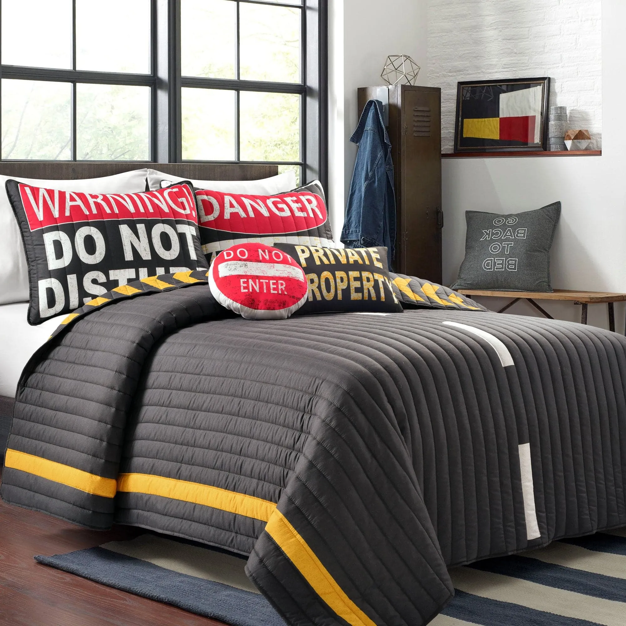 Highway Reversible Quilt Set