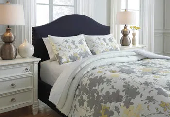 Maureen Signature Design by Ashley Comforter Set Queen