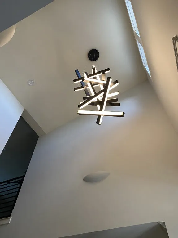 Modern Vertical Geometric Aluminum Pendant for Staircase/Foyer/High-ceiling