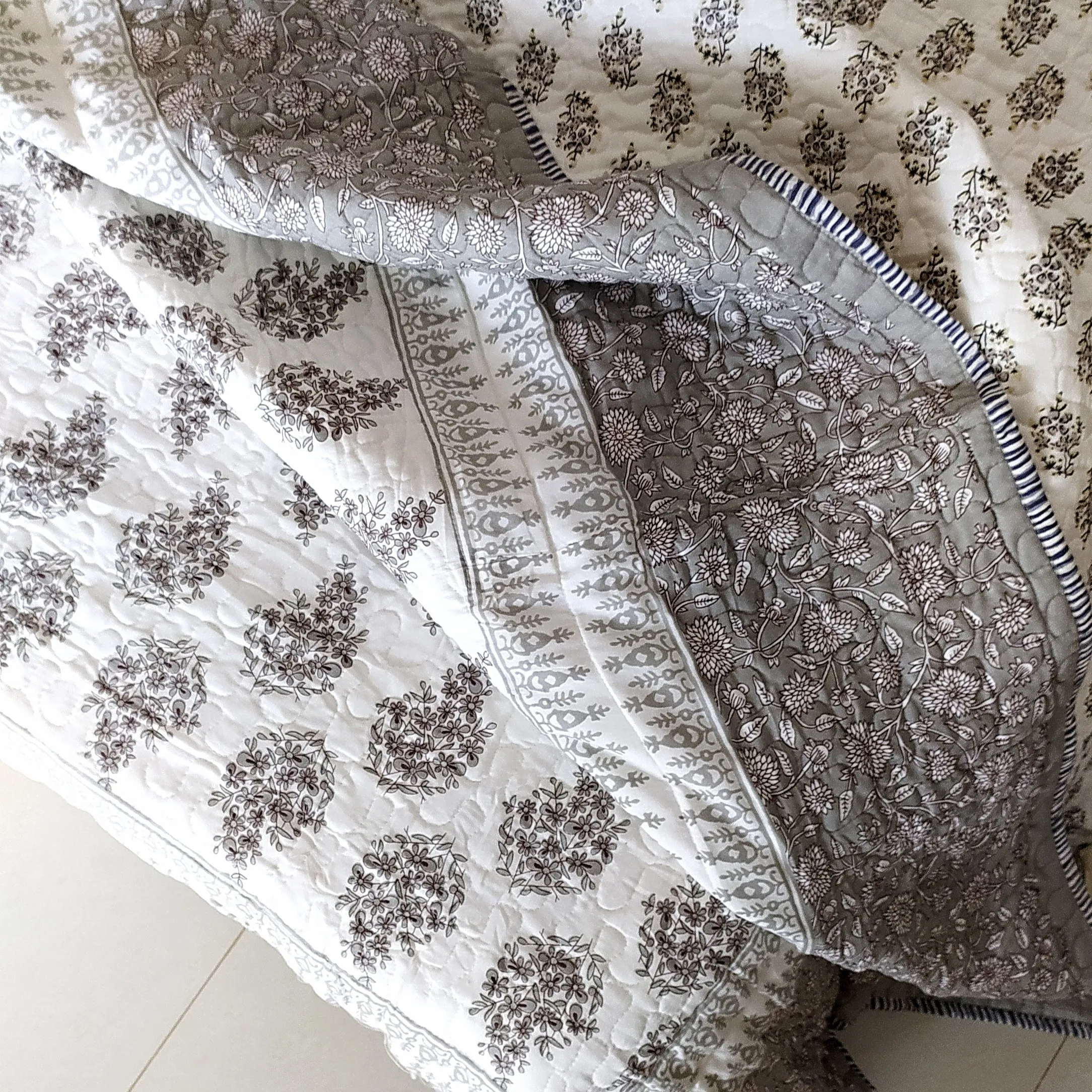 Pure Cotton Reversible Comforter Block Printed With Pastel Greys & White Coloured Floral Prints - L 260 cm x W 215 cm